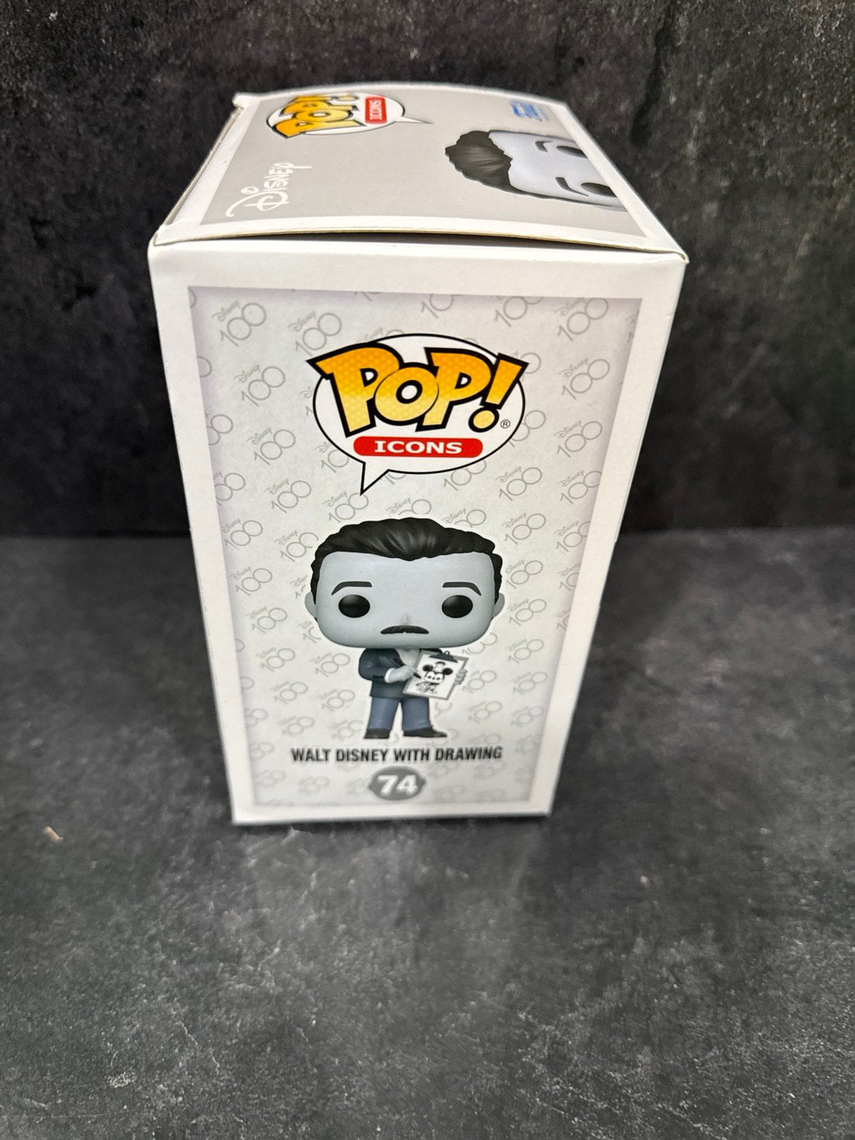 Walt Disney with Drawing Funko Pop 74